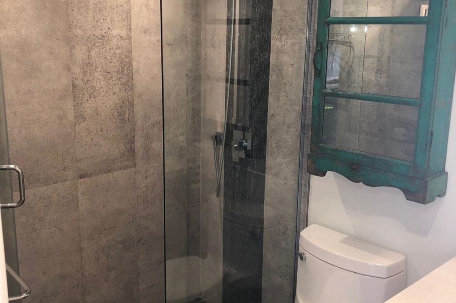 213 36 E 14 Avenue Vancouver, BC - 5