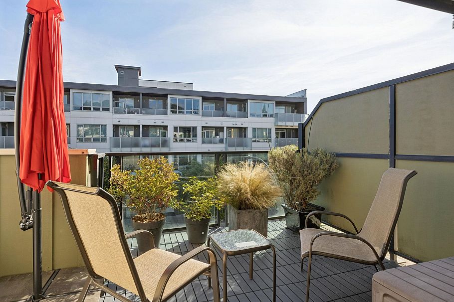 22 728 W 14th Street North Vancouver, BC - 16