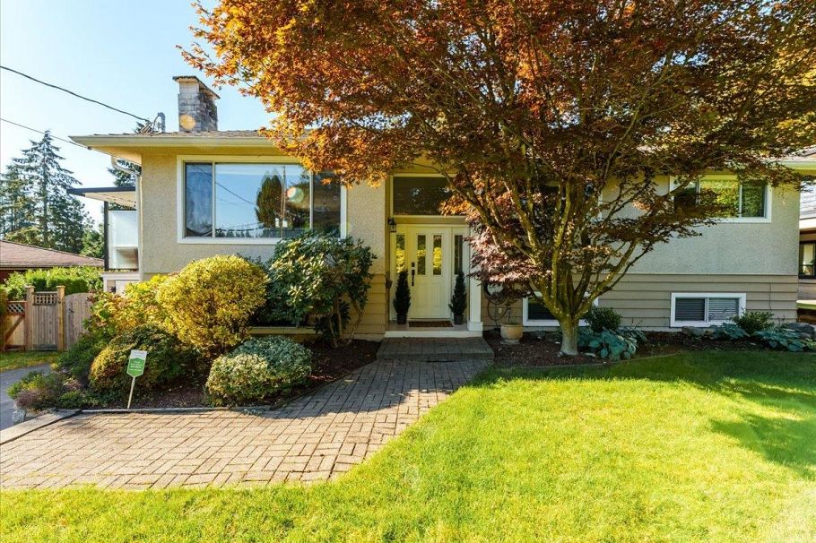 799 Plymouth Drive North Vancouver, BC - 1