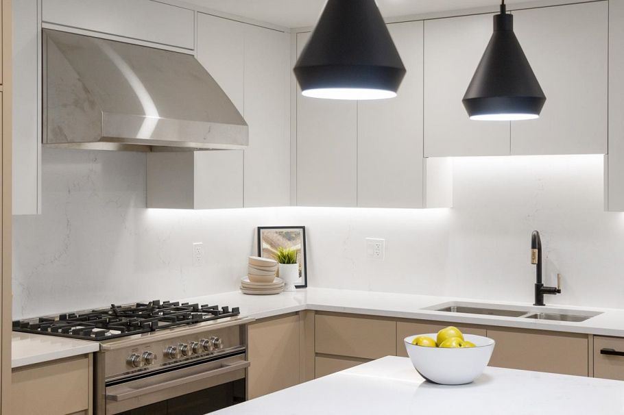 2452 W 49th Avenue Vancouver, BC - 9