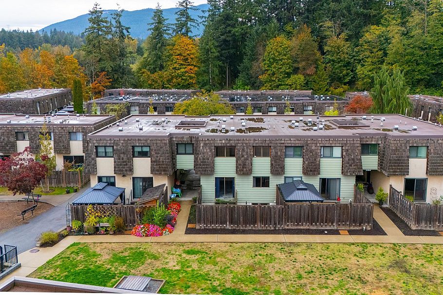 1122 Premier Street North Vancouver, BC - 22