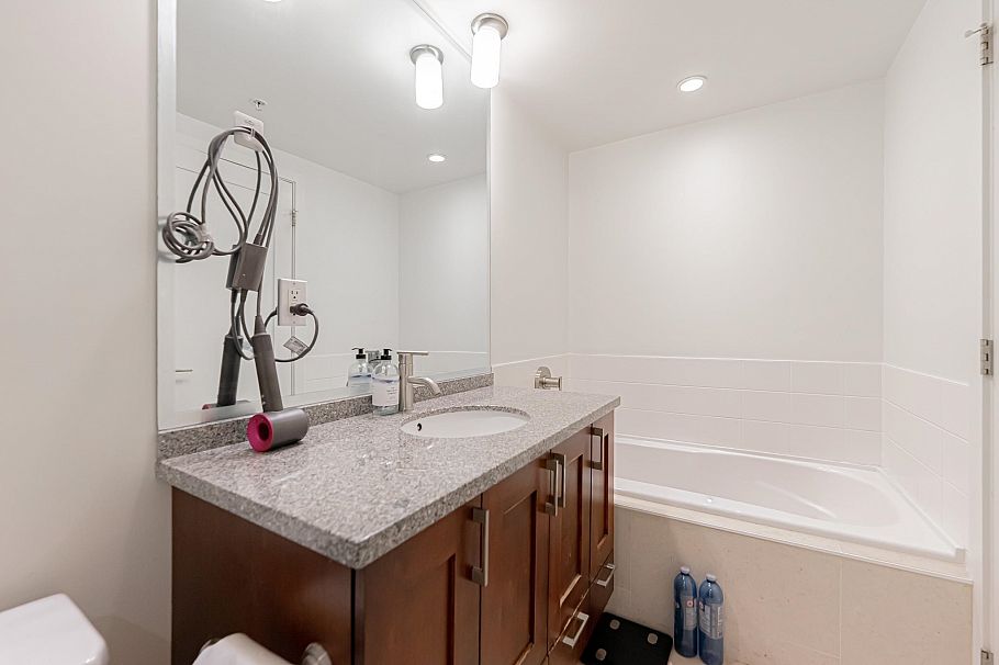 104 3595 W 18th Avenue Vancouver, BC - 17