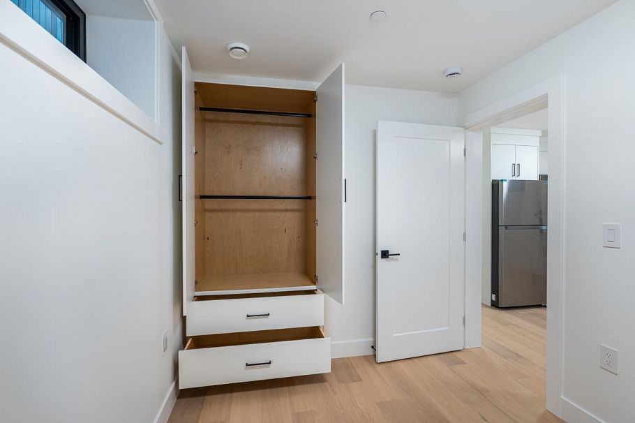 5080 Prince Edward Street Vancouver, BC - 12