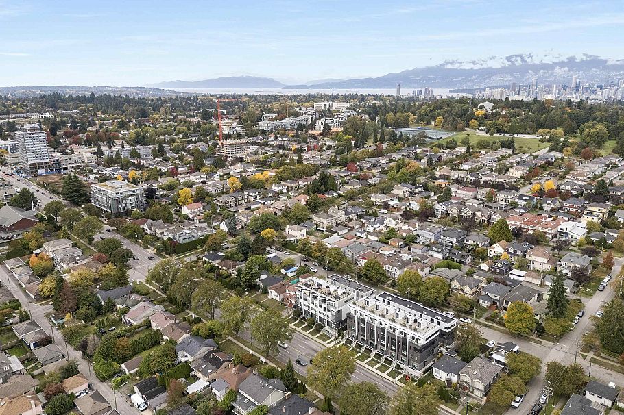 138 W Woodstock Avenue Vancouver, BC - 36