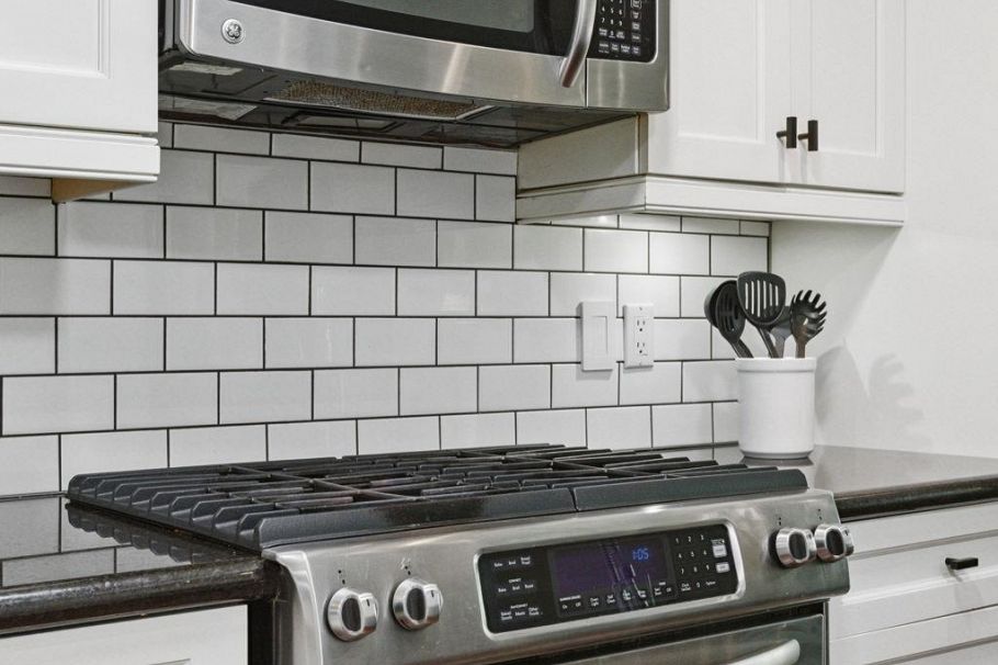 887 Frederick Road North Vancouver, BC - 10