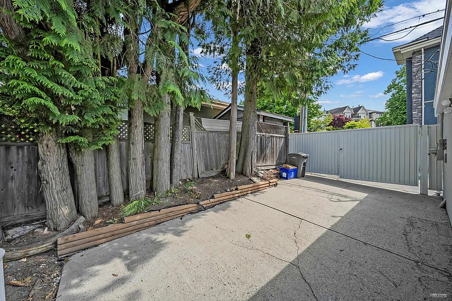 7938 Victoria Drive Vancouver, BC - 39