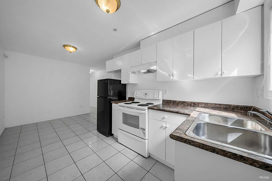 7938 Victoria Drive Vancouver, BC - 37