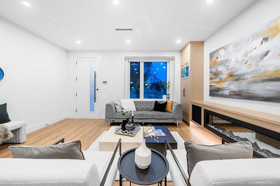 1810 E 55th Avenue Vancouver, BC - 6