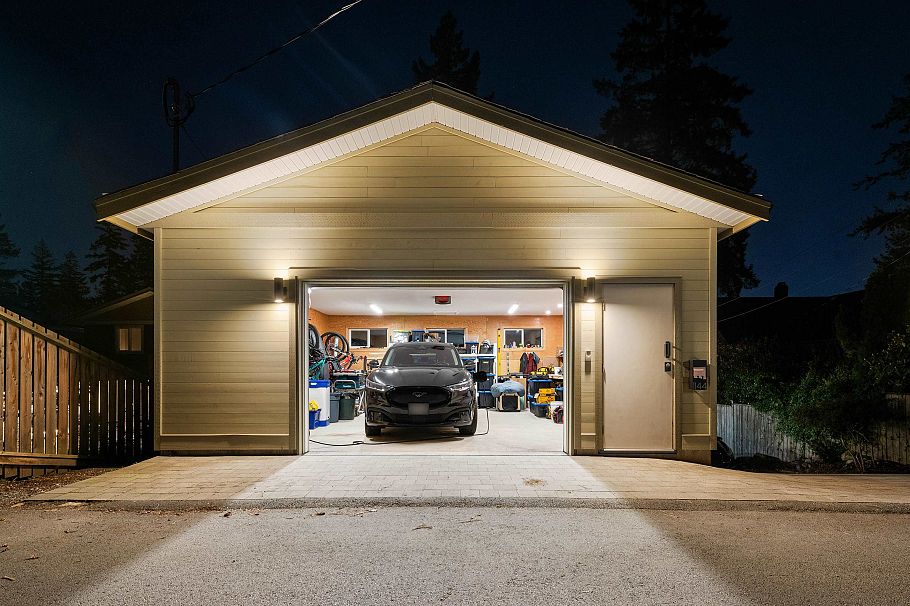 1144 W Keith Road North Vancouver, BC - 26