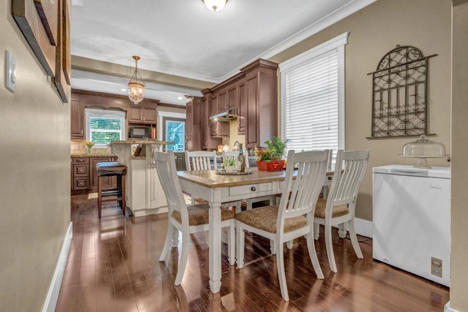 2385 W 7th Avenue Vancouver, BC - 8