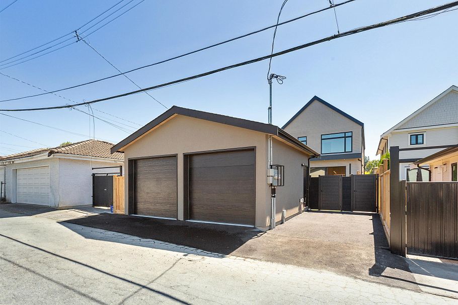 2 1243 E 27th Avenue Vancouver, BC - 27