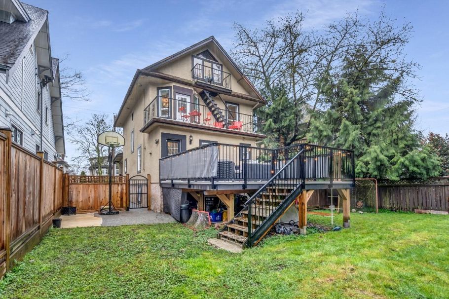 2385 W 7th Avenue Vancouver, BC - 32