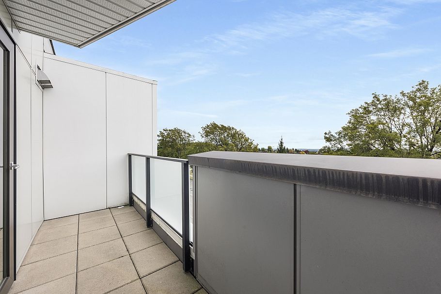 138 W Woodstock Avenue Vancouver, BC - 22