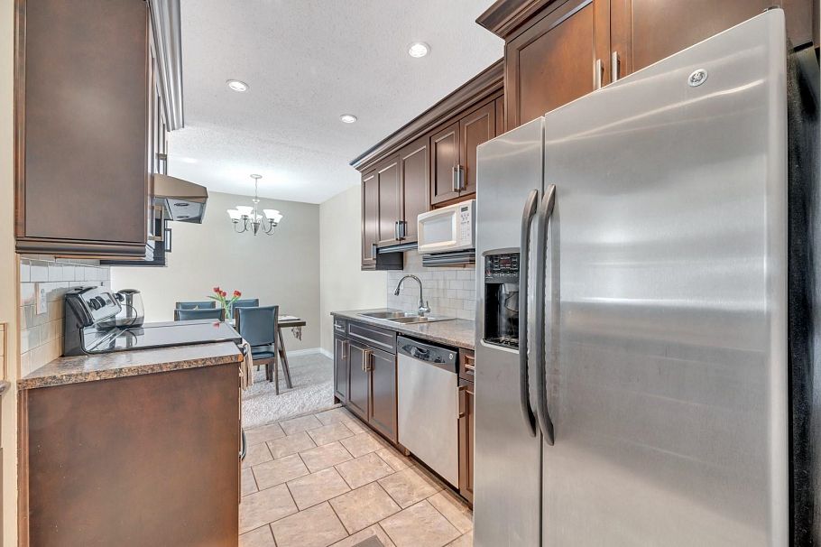 308 1155 Ross Road North Vancouver, BC - 8