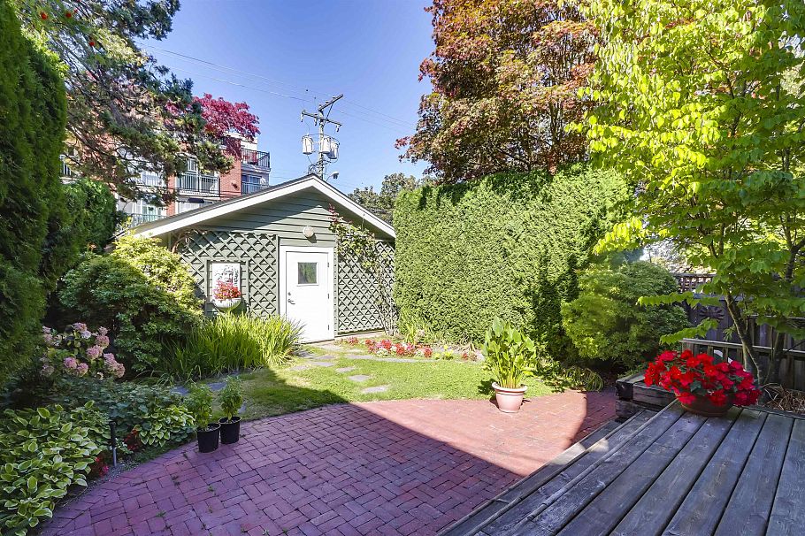 4543 W 11th Avenue Vancouver, BC - 30