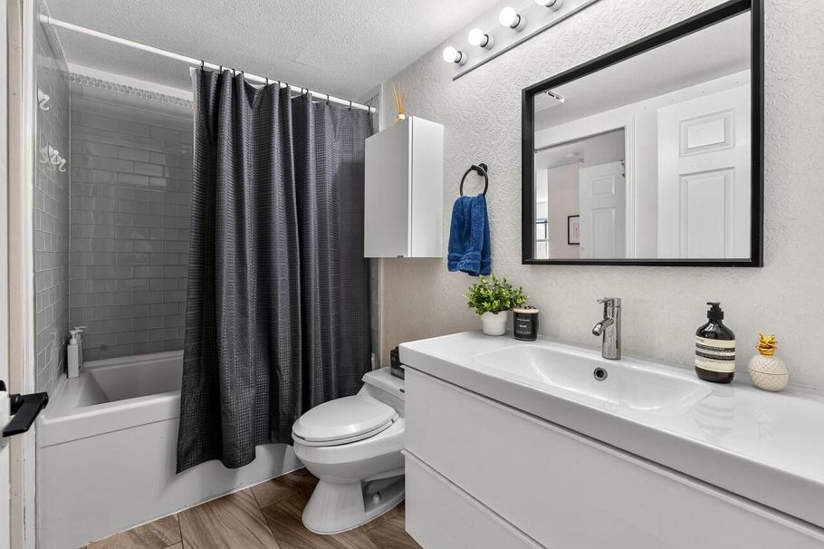 302 2388 Triumph Street Vancouver, BC - 22