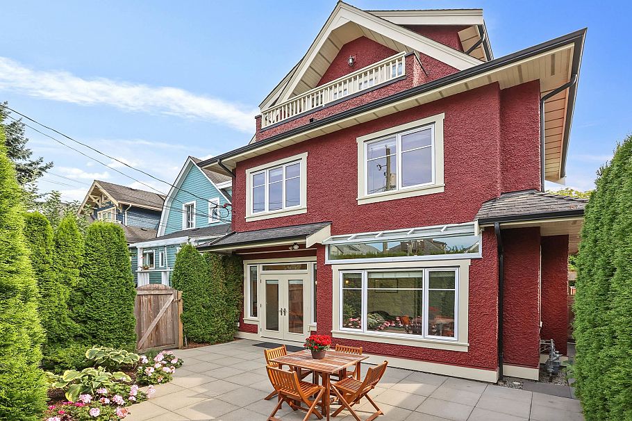 3487 W 2nd Avenue Vancouver, BC - 1