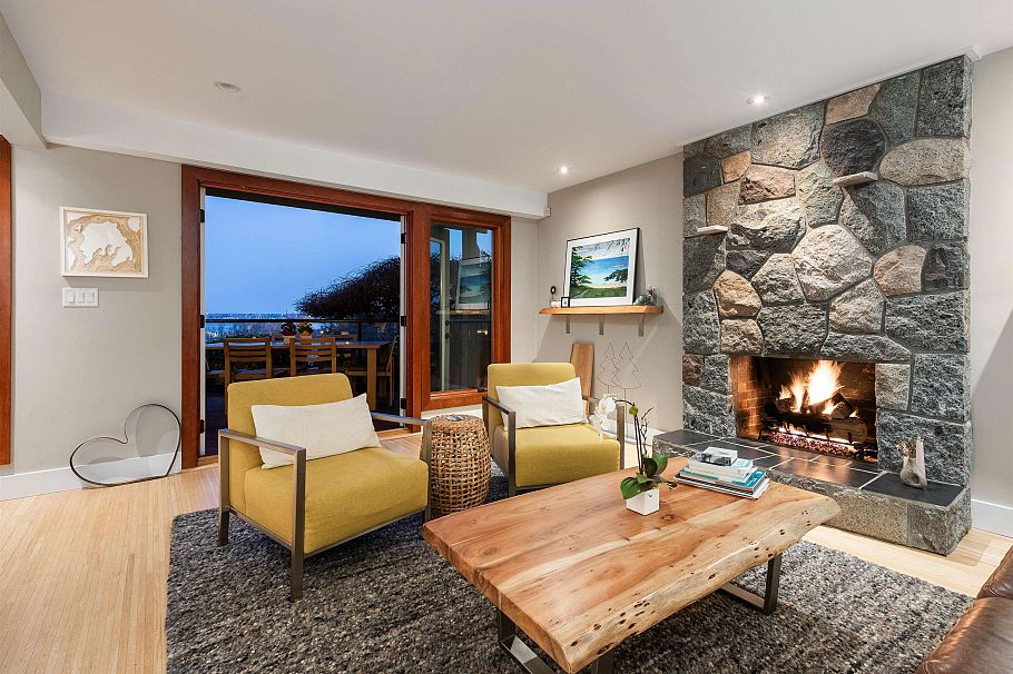 1144 W Keith Road North Vancouver, BC - 3