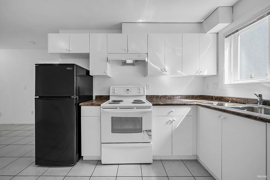 7938 Victoria Drive Vancouver, BC - 36