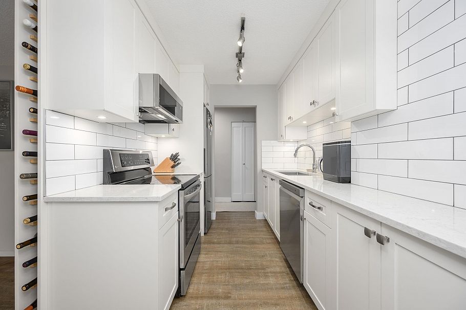 105 308 W 2nd Street North Vancouver, BC - 10