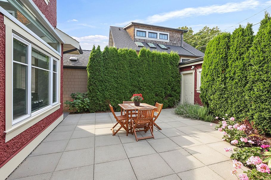 3487 W 2nd Avenue Vancouver, BC - 17