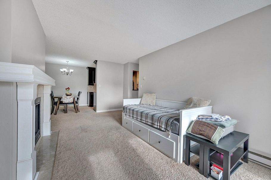 308 1155 Ross Road North Vancouver, BC - 3