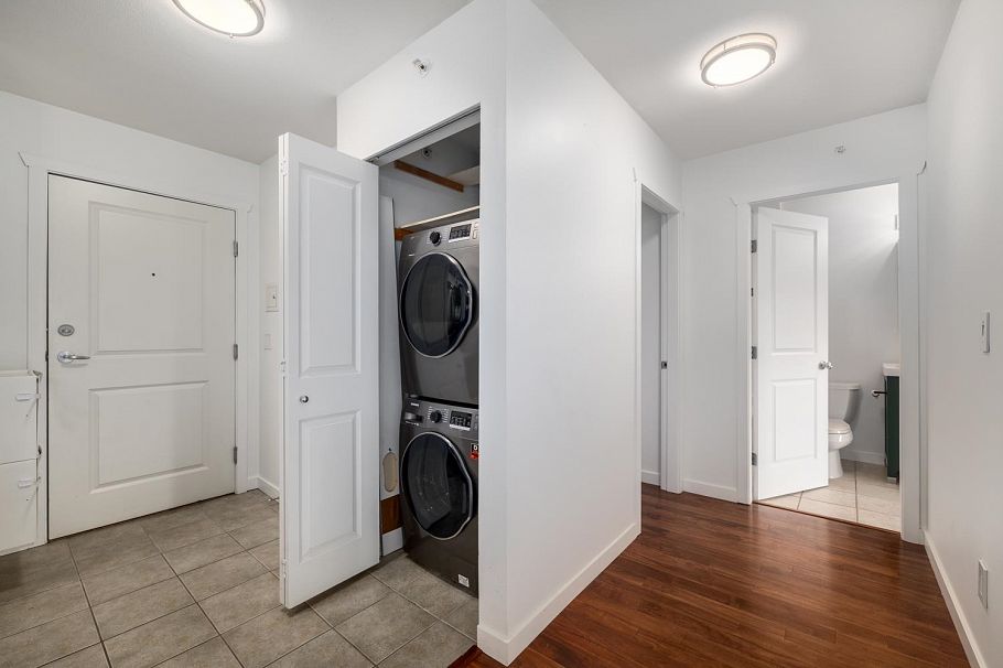 409 183 W 23rd Street North Vancouver, BC - 3