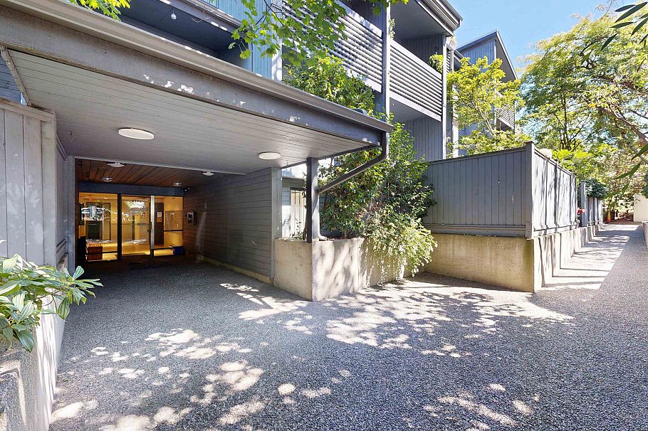 208 2173 W 6th Avenue Vancouver, BC - 22