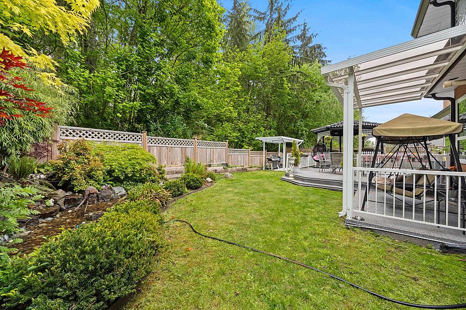 1766 Emerson Court North Vancouver, BC - 35