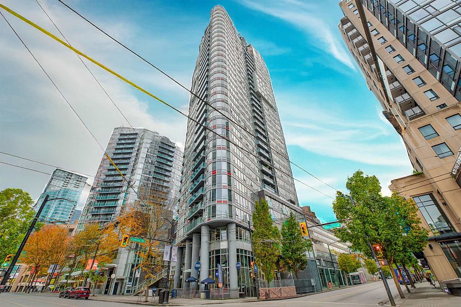 705 233 Robson Street Vancouver, BC - 1