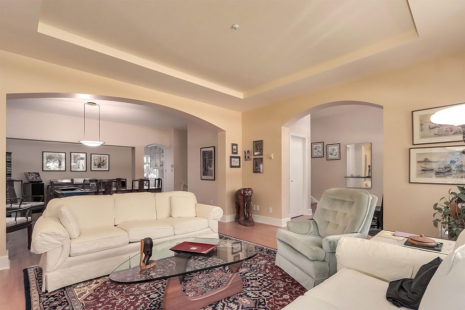 4543 W 11th Avenue Vancouver, BC - 5