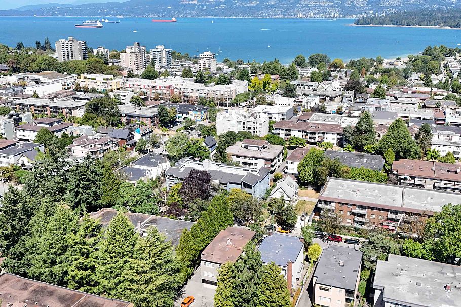 208 2173 W 6th Avenue Vancouver, BC - 23