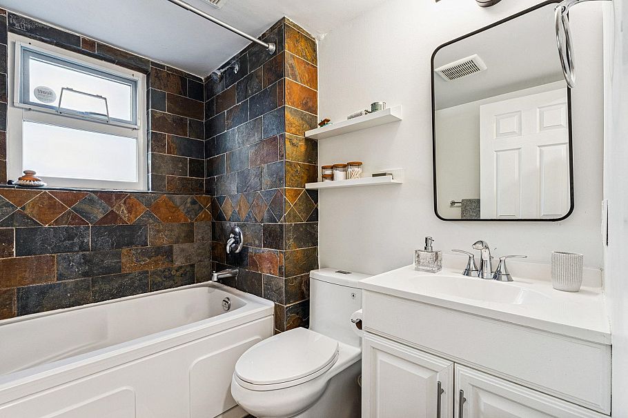 3673 Hoskins Road North Vancouver, BC - 34