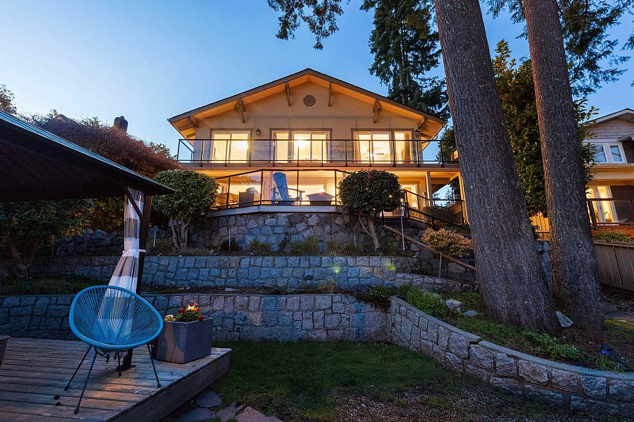 1144 W Keith Road North Vancouver, BC - 30