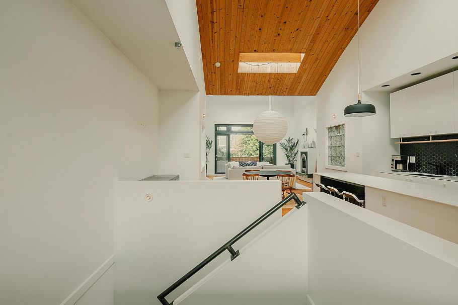 279 E 26th Avenue Vancouver, BC - 4