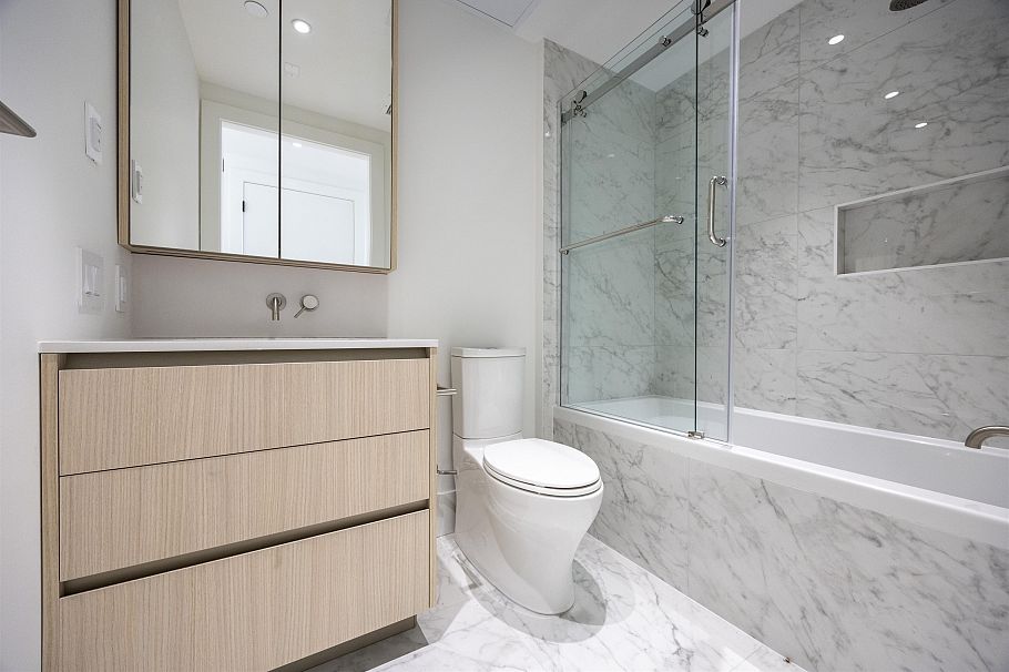 203 778 W 27th Avenue Vancouver, BC - 23