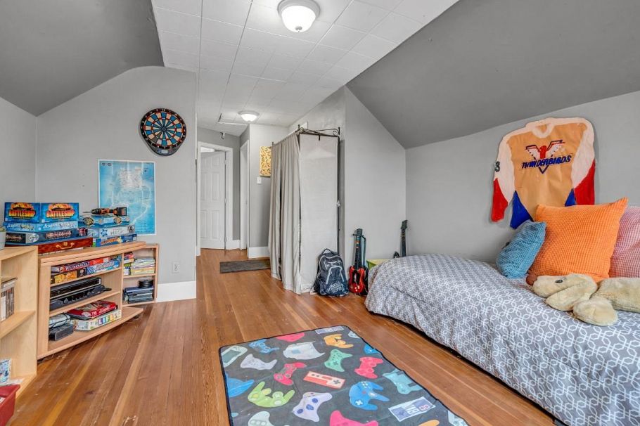 2385 W 7th Avenue Vancouver, BC - 22