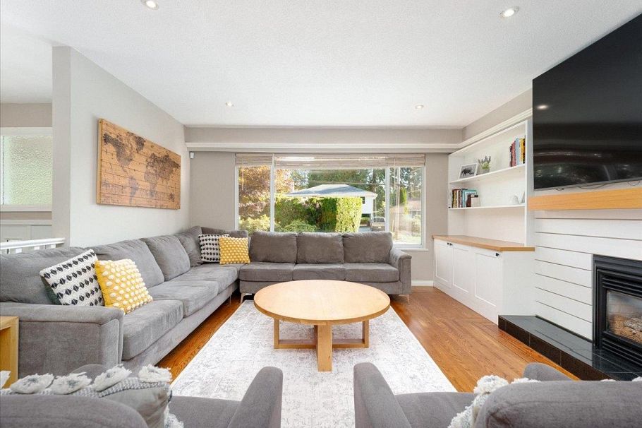 799 Plymouth Drive North Vancouver, BC - 3