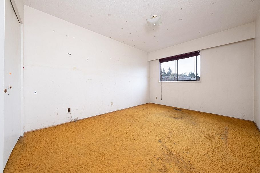 1122 Premier Street North Vancouver, BC - 8