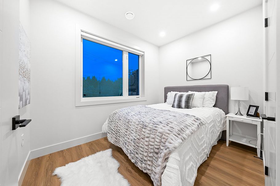 1810 E 55th Avenue Vancouver, BC - 24