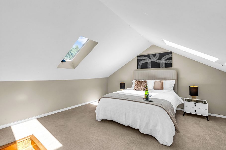 138 W Kings Road North Vancouver, BC - 20