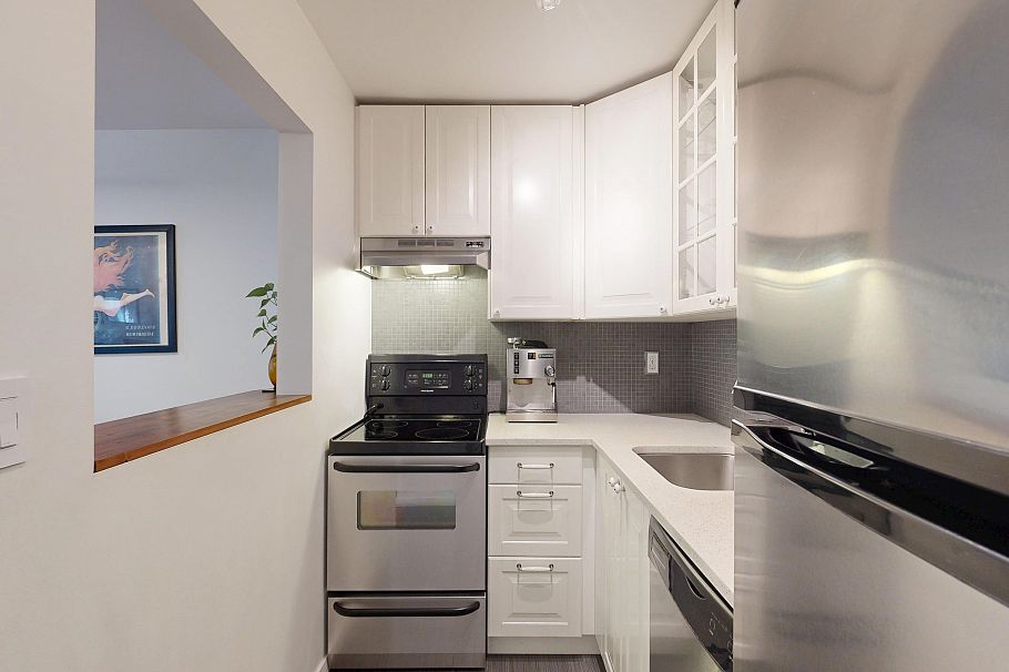 208 2173 W 6th Avenue Vancouver, BC - 5