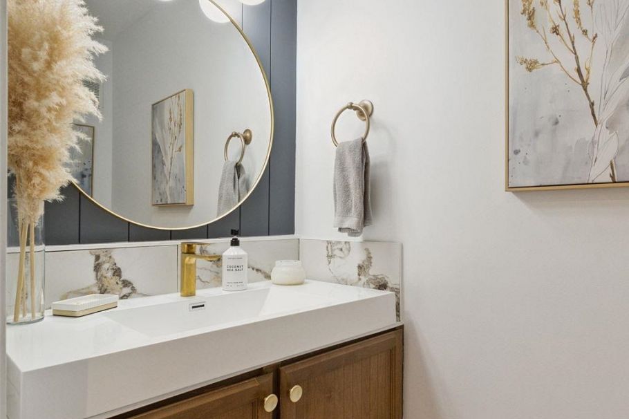 887 Frederick Road North Vancouver, BC - 14