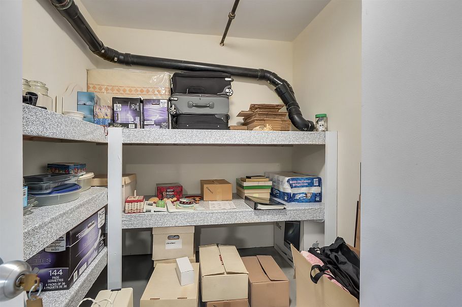 4543 W 11th Avenue Vancouver, BC - 27