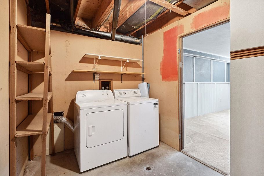 1142 Premier Street North Vancouver, BC - 25