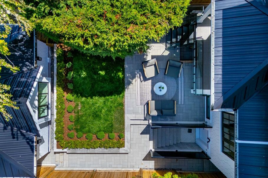 5080 Prince Edward Street Vancouver, BC - 3