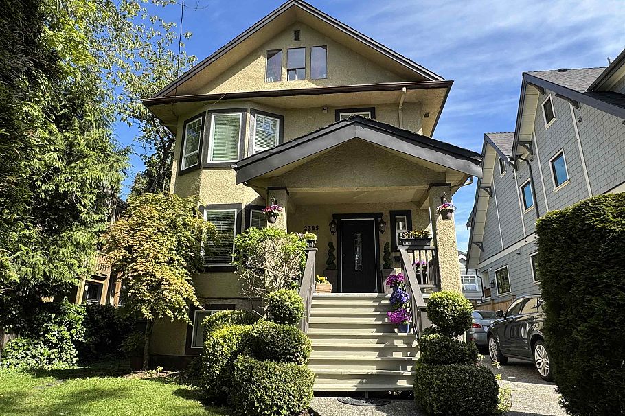 2385 W 7th Avenue Vancouver, BC - 1