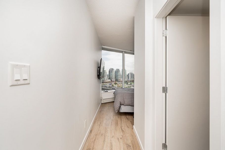 1709 688 Abbott Street Vancouver, BC - 17