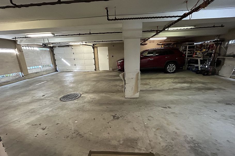 2358 W 6th Avenue Vancouver, BC - 32