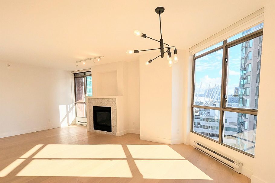 1903 867 Hamilton Street Vancouver, BC - 3